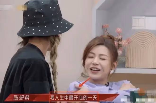 陳妍希首次帶兒子看4D電影,6歲星星罕見露笑顏,繼承陳曉高顏值