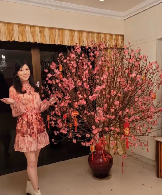 富貴！55歲前港姐曬千尺豪宅超氣派，退圈經商多年至今仍未婚未育