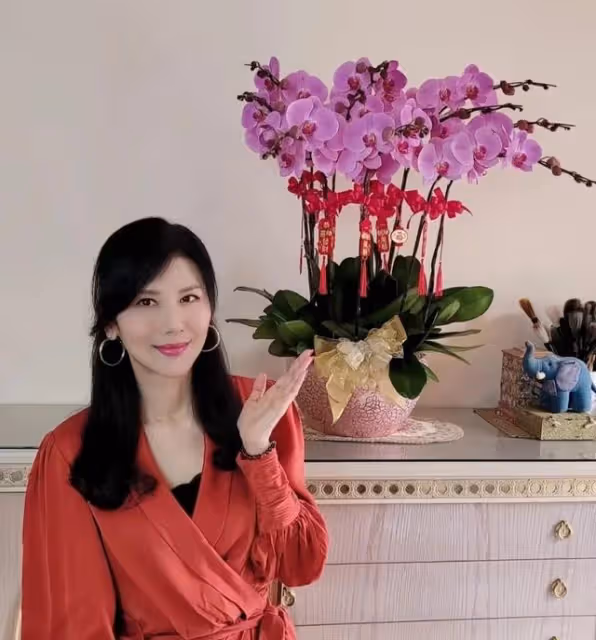 富貴！55歲前港姐曬千尺豪宅超氣派，退圈經商多年至今仍未婚未育