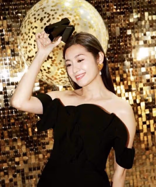 成功跨界!TVB實力女星奪網紅人氣獎,自曝做演員越來越不容易