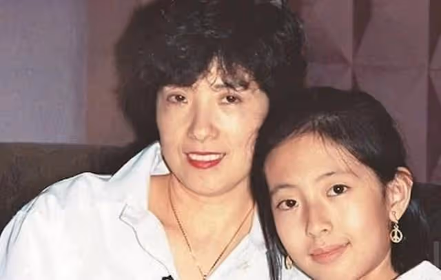 親情可貴!TVB前視後與父兄一起旅遊,自小父母離異母親早年病逝