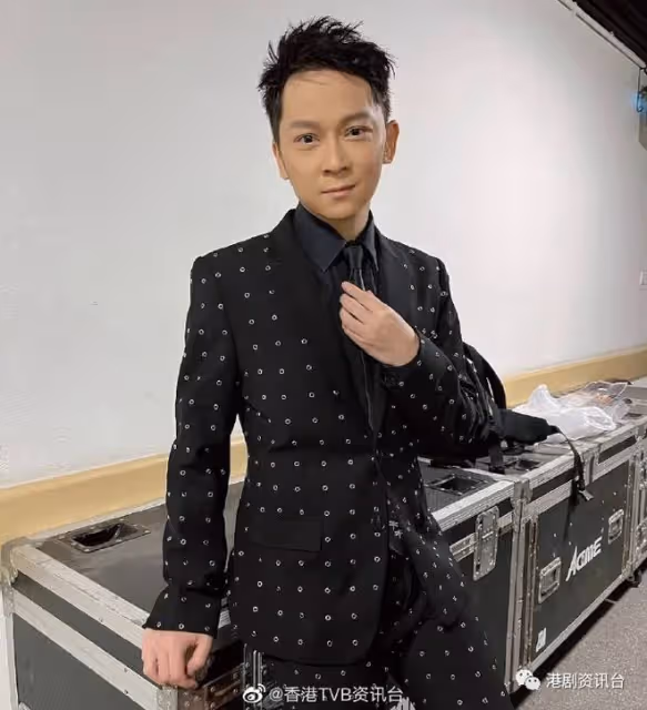 鄧智堅35歲克服尷尬入TVB做新人!留須自備拖鞋試鏡打動監製