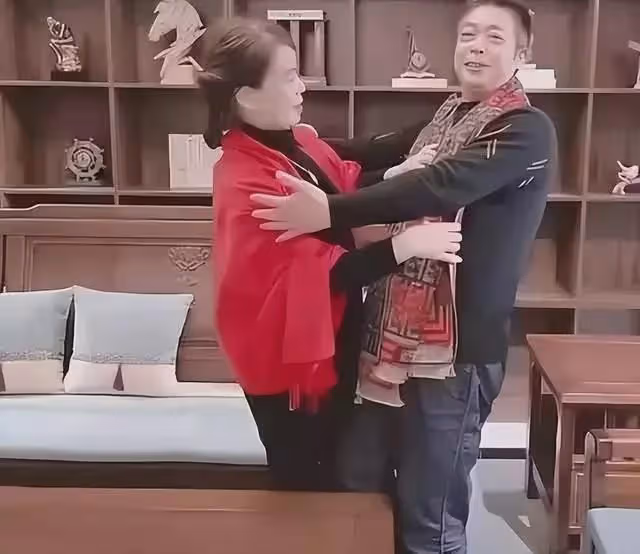 太諷刺!田靜過往搬家視頻流出,小星星們不再支持帶貨成三觀不正