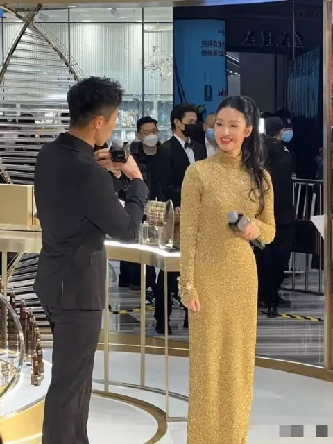 楊采鈺:粉絲鏡頭下落寞憔悴身材發福成大姐,找大30歲男友後悔了
