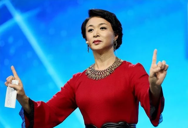 金星被問「怎麼幫老公解決需求的?」她的一個手勢,全網秒懂!