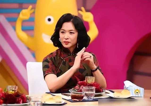 金星被問「怎麼幫老公解決需求的?」她的一個手勢,全網秒懂!