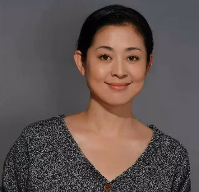有其父必有其子?陳飛宇床照、陳凱歌舊照曝光,母親陳紅哭暈在家