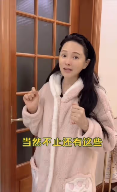 伊能靜素顏被指變化大認不出!大方承認做醫美,54歲白嫩似少女