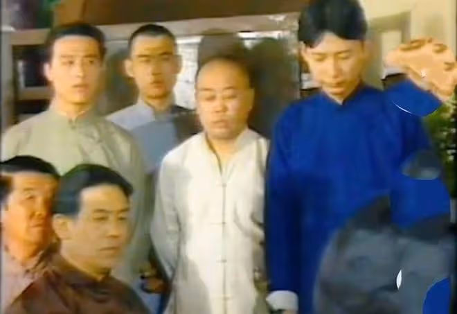 相聲演員汪洋曾主演《馬三立》,郭德綱拿他砸掛,倆人逗急了