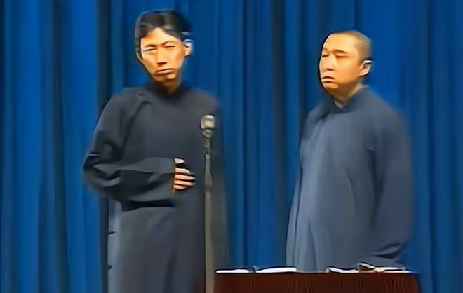 相聲演員汪洋曾主演《馬三立》,郭德綱拿他砸掛,倆人逗急了