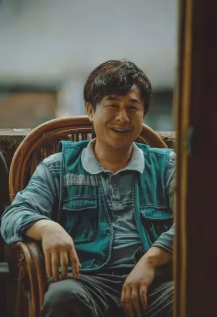 《狂飆》：觀眾為啥喜歡劇里的黑老大張頌文，而不喜歡小警察張譯