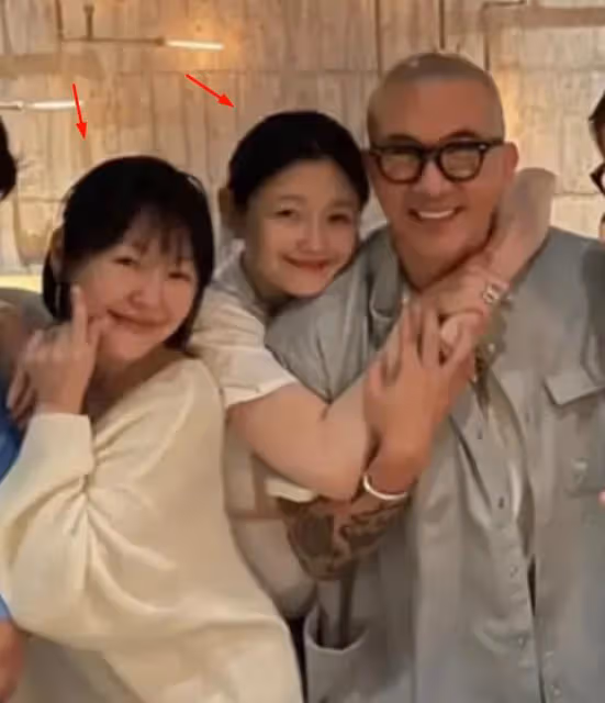 大S最新露面相當喜人,挽著具俊曄的脖子甜笑,夫妻很恩愛