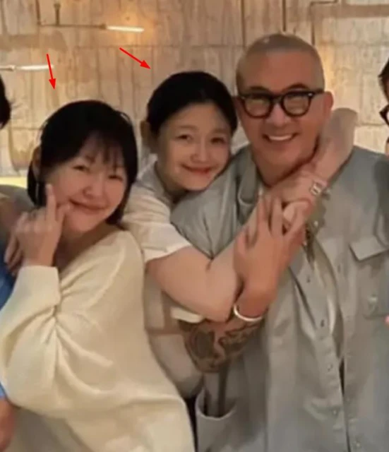 大S最新露面相當喜人,挽著具俊曄的脖子甜笑,夫妻很恩愛