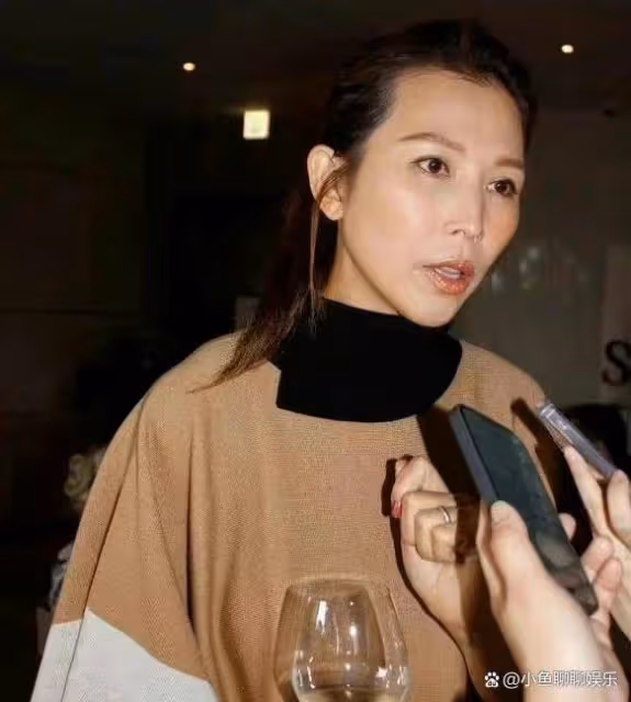 蔡少芬情人節獨自吃早餐,自稱很孤獨,但卻囑咐張晉好好乾活賺錢