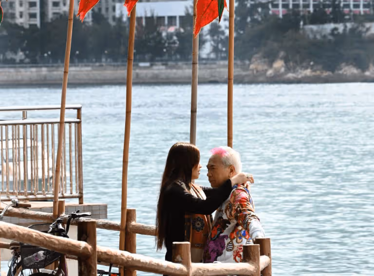 72歲李龍基低調再婚，自曝與小36歲女友生活和諧，七套房產全歸她