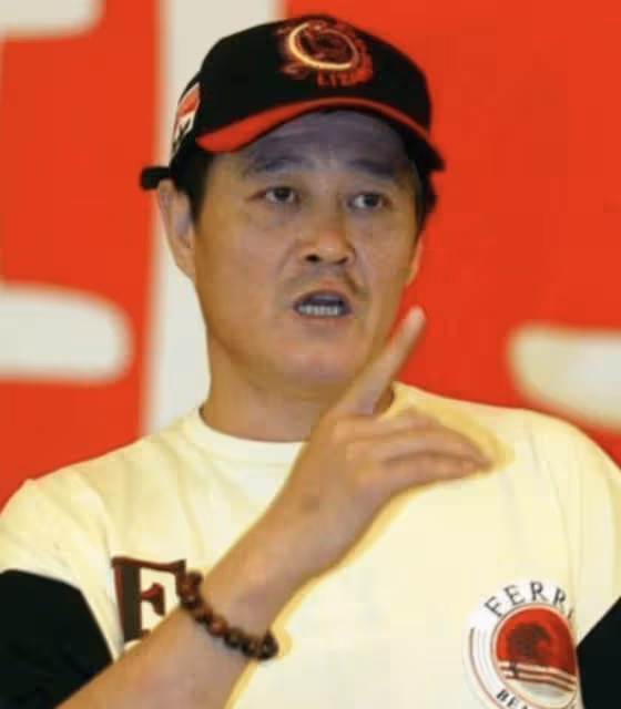 趙本山女兒情人節領證,曬婚紗照官宣結婚,證件信息力證國籍未改