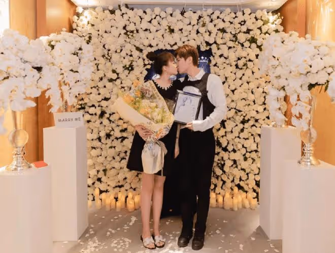 趙本山女兒情人節領證,曬婚紗照官宣結婚,證件信息力證國籍未改