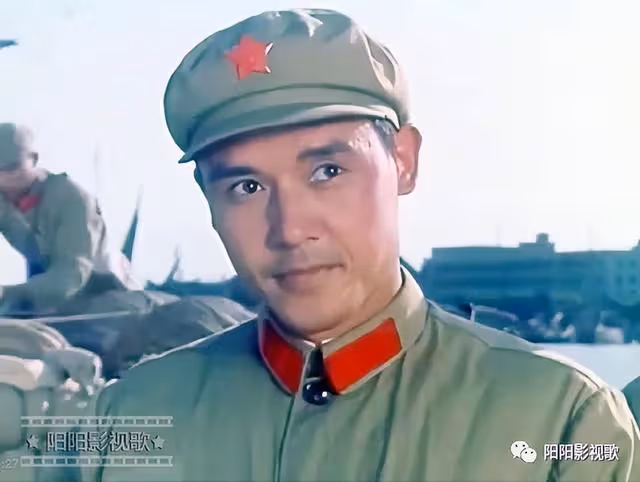 達式常英俊男星,為拍好戲險些喪命,如今80歲近照曝光面容慈祥