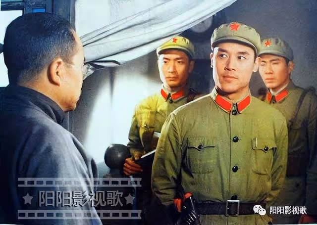 達式常英俊男星,為拍好戲險些喪命,如今80歲近照曝光面容慈祥