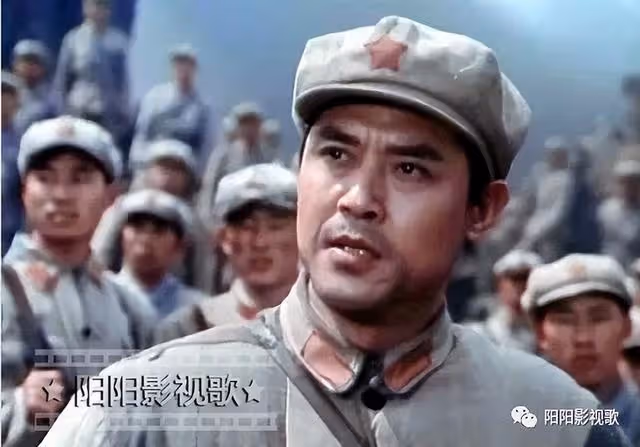 達式常英俊男星,為拍好戲險些喪命,如今80歲近照曝光面容慈祥