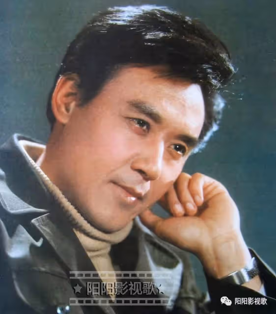 達式常英俊男星,為拍好戲險些喪命,如今80歲近照曝光面容慈祥