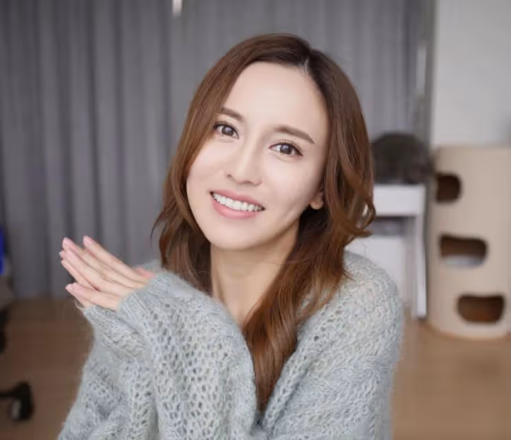 38歲雨僑情人節二胎產子，曬一家四口全家福報喜，剖腹產引熱議