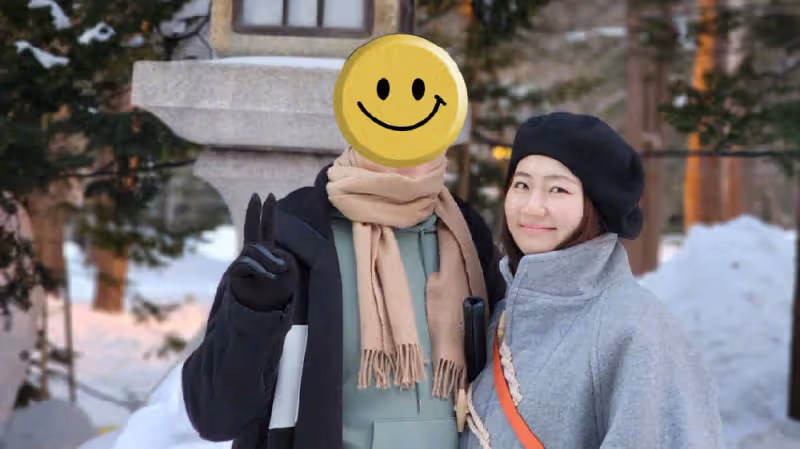 Selina情人節秀恩愛，首曬與男友合影，兩人雪中比心對視好般配