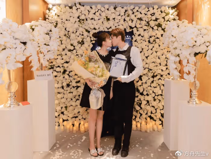 趙本山女兒情人節領證,曬婚紗照官宣結婚,證件信息力證她國籍未改