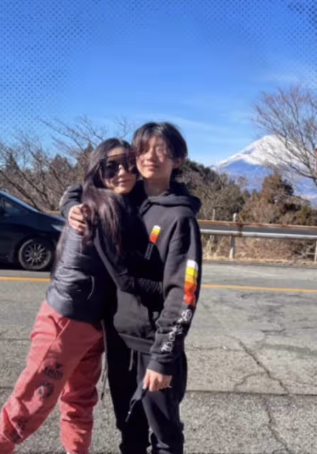 張柏芝情節人曬照,母子四人游日本富士山,Lucas兄弟長相變化大