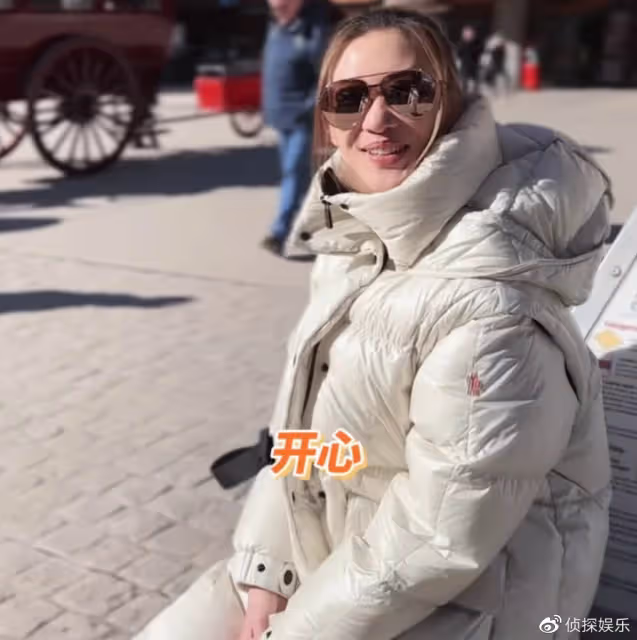 應采兒慶結婚13年,與陳小春結束浪漫之旅,飛回家陪兒子過情人節