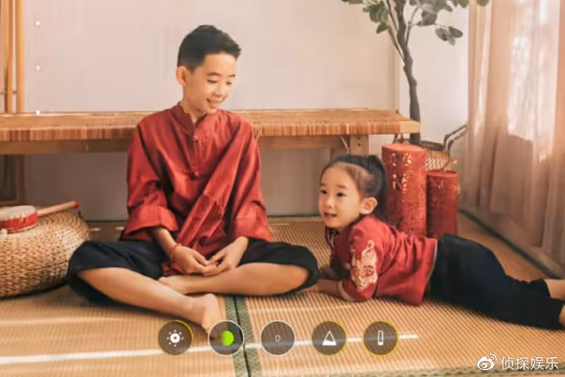 應采兒慶結婚13年,與陳小春結束浪漫之旅,飛回家陪兒子過情人節