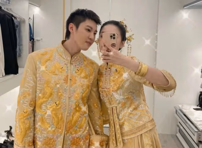 趙本山女兒情人節官宣結婚,曬婚紗照高調示愛老公,甜蜜爆棚