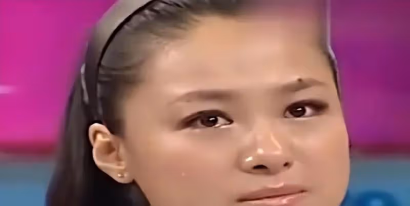 沈傲君：拿200萬向聶遠求婚被拒，相親嫁外交官，被丈夫寵成寶
