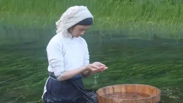 44歲湯唯現狀曝光！放著豪宅不住，去到下鄉種地，卻羨慕哭千萬人