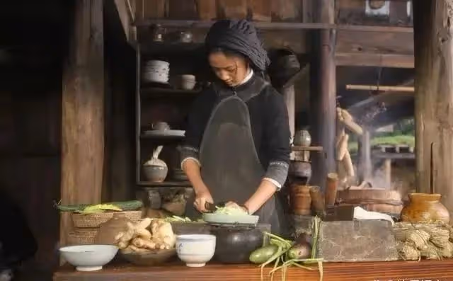 44歲湯唯現狀曝光!放著豪宅不住,去到下鄉種地,卻羨慕哭千萬人