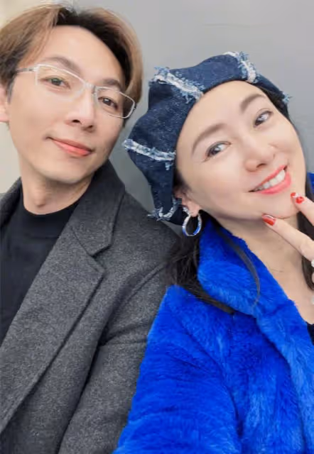 翁虹一家美國過情人節！15歲女兒高顏值賽明星，已入讀當地學校
