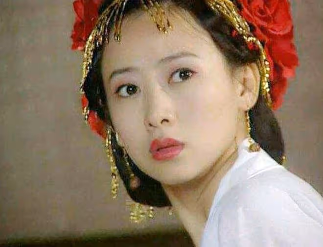 翁虹一家美國過情人節!15歲女兒高顏值賽明星,已入讀當地學校