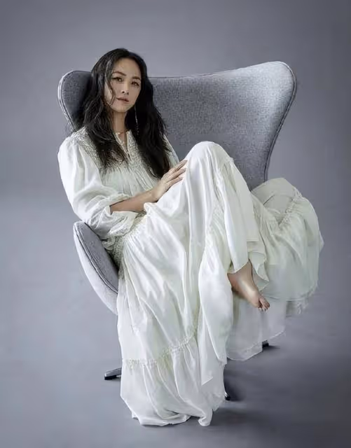 湯唯44歲現照,封殺事件猶如管中窺豹,撕開娛樂圈的「遮羞布」
