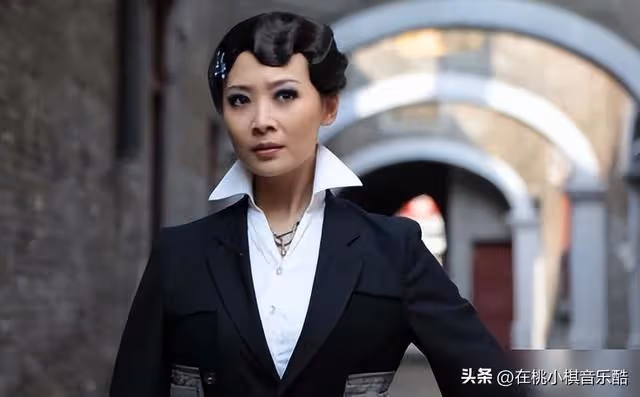 不顧父母反對堅持嫁黃海波,如今靠《狂飆》爆紅,曲柵柵後悔了嗎