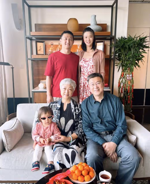 前女排隊長惠若琪情人節秀幸福,曬祖孫三代全家福,媽媽白髮搶鏡