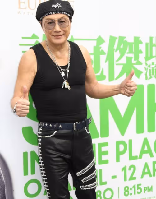 74歲歌神許冠傑街頭演唱被嘲沒錢養老,知名音樂人批:無知最可憐