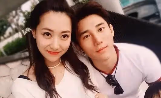白冰前夫已再婚,帶嬌妻產檢超恩愛,寶寶四維圖曝光鼻子像爸爸