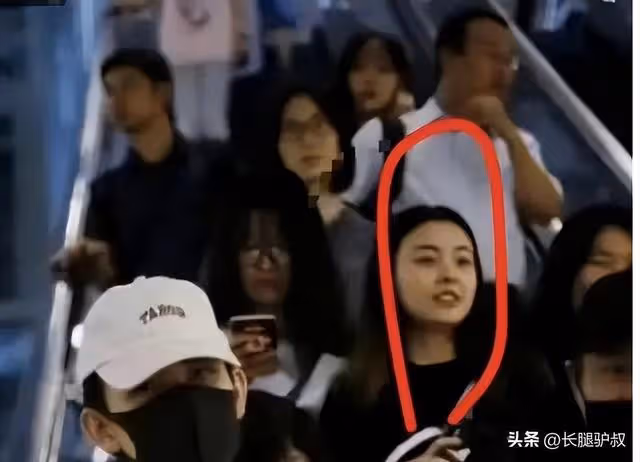陳凱歌兒子「床照門」:這女主有點東西