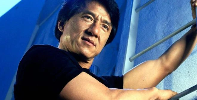 當年舒淇在黎明家過夜被狗仔盯上,她跟成龍說:你幫我把狗仔引開
