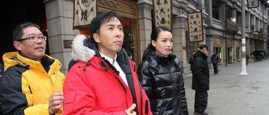 當年舒淇在黎明家過夜被狗仔盯上,她跟成龍說:你幫我把狗仔引開