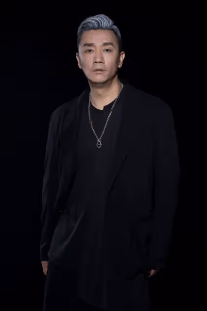 韓朴俊(含笑)一失足成千古恨,為劣跡藝人「零容忍」叫好!