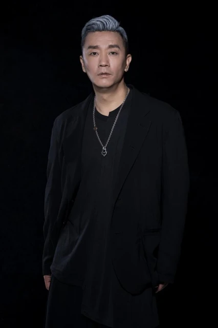 韓朴俊(含笑)一失足成千古恨,為劣跡藝人「零容忍」叫好!