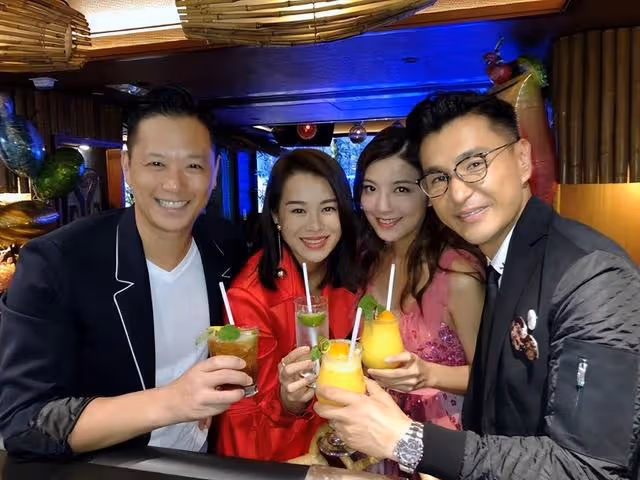 二人世界便造人？TVB視帝攜妻澳洲公幹兼度假，網友：2人去3人回