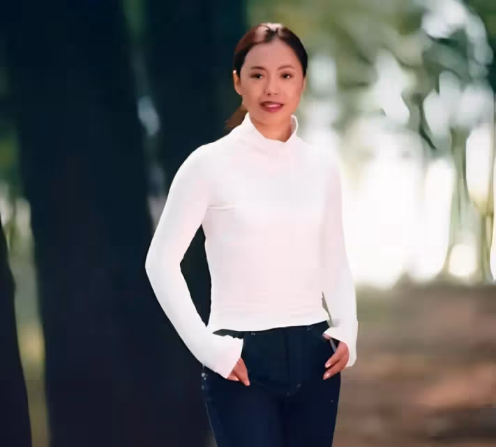 45歲憑「我是歌手」一夜爆紅，如今爆瘦換頭驚呆全網：到底是54還是34？
