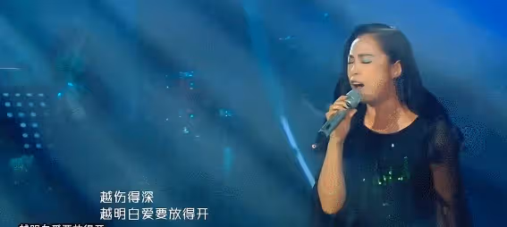 45歲憑「我是歌手」一夜爆紅,如今爆瘦換頭驚呆全網:美到認不出